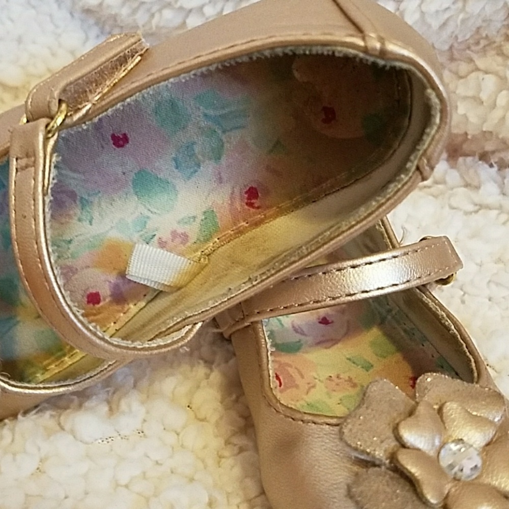 Shoes - Picture 6 of 6